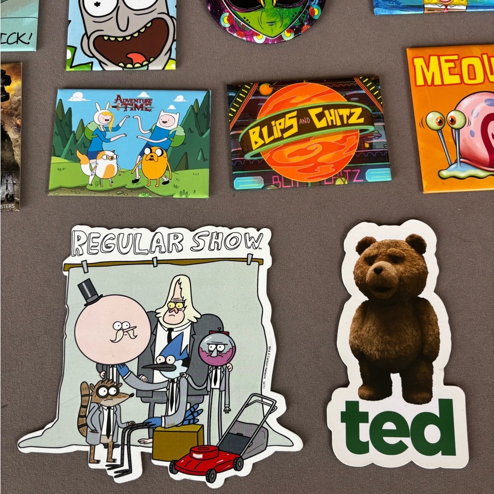 Assorted Cartoon and Movie Magnets - Picture 6 of 15